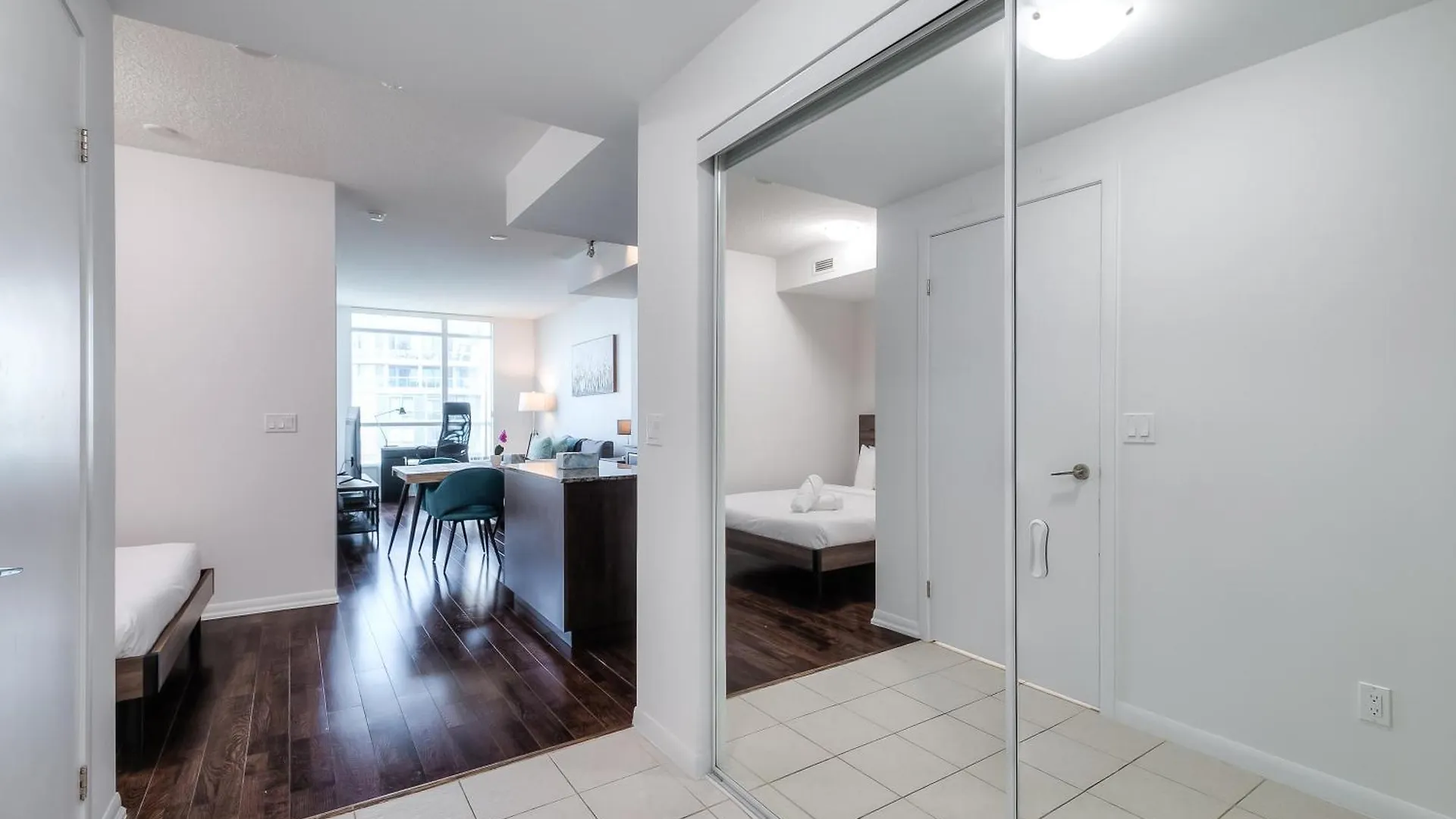 Rivetstays- The Neptune I Toronto