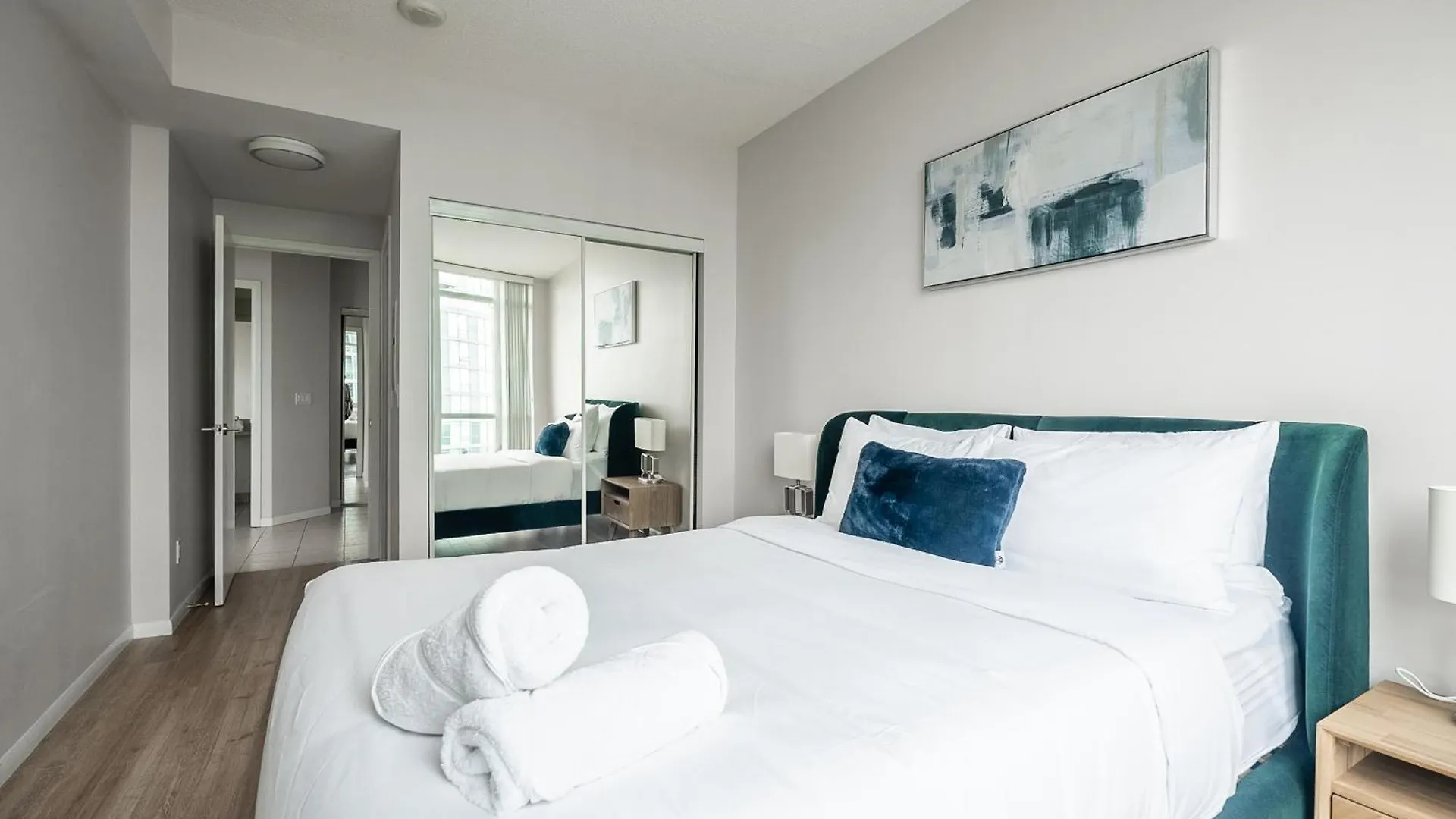 Rivetstays- The Neptune I Toronto 0*,  Canada