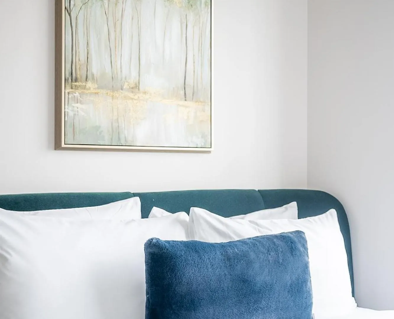 Rivetstays- The Neptune I Toronto Apartment